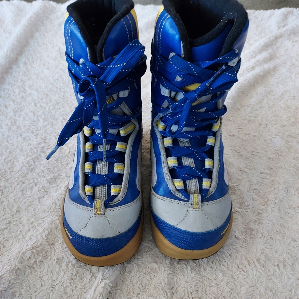 Liquid Snowboard Boots Hot Rod Blue Gray Kids US 5 Winter Snow Outdoor Resort